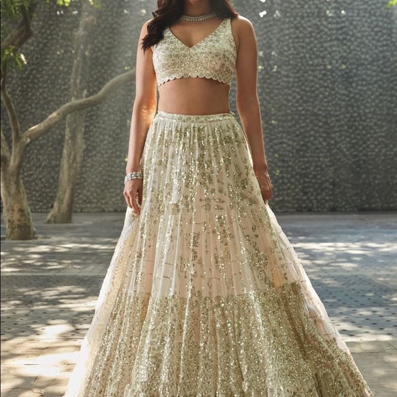 Luxury Gold Lehenga - Virsa Fashionn - Picture 4 of 5
